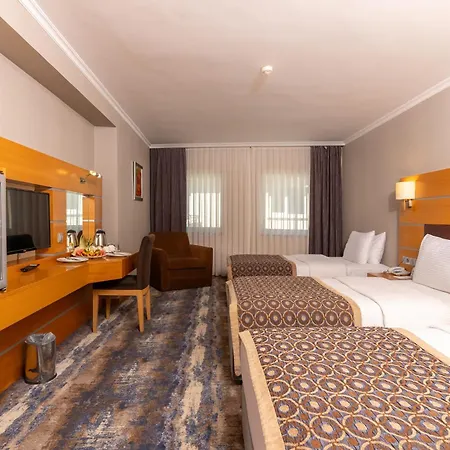 Plaza Hotel 4*
