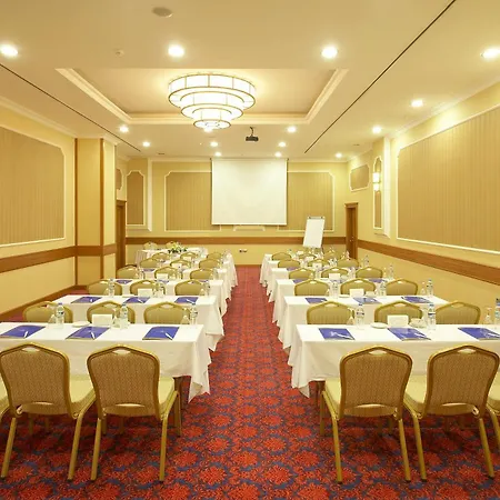 Plaza Hotel 4*