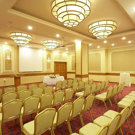 Plaza Hotel 4*