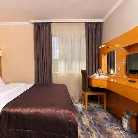 Hotel Plaza 4*