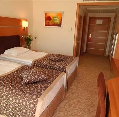 Hotel Plaza 4*