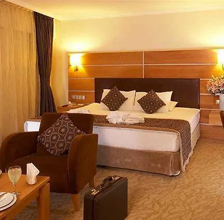 Plaza Hotel 4*